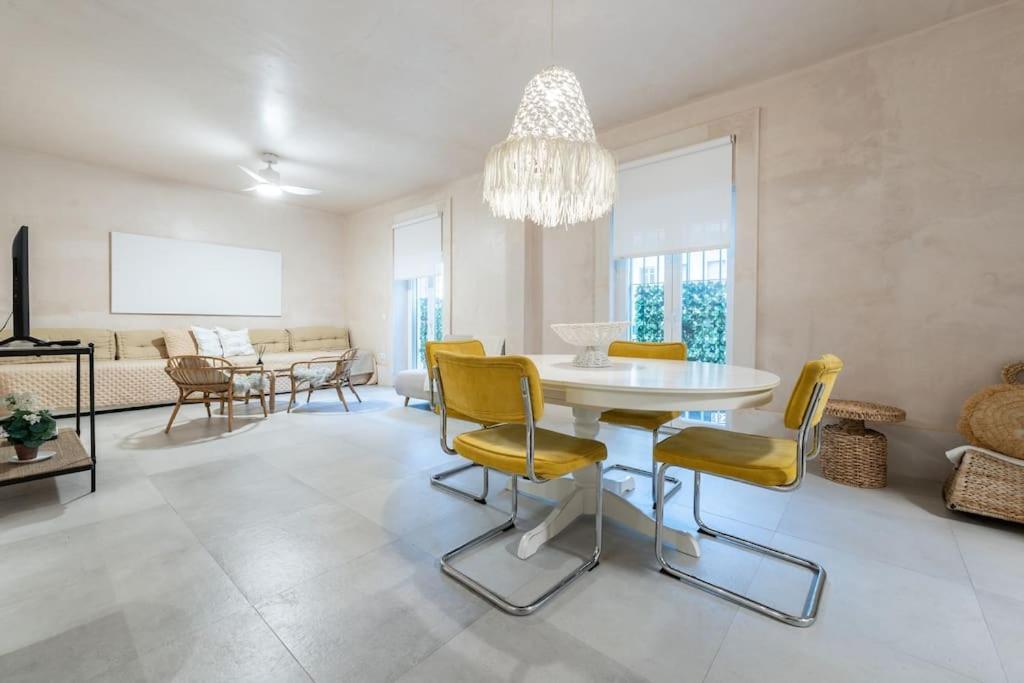 Apartmán Exclusivo Bajo Frente Al Mar - Playa La Caleta Màlaga Exteriér fotografie